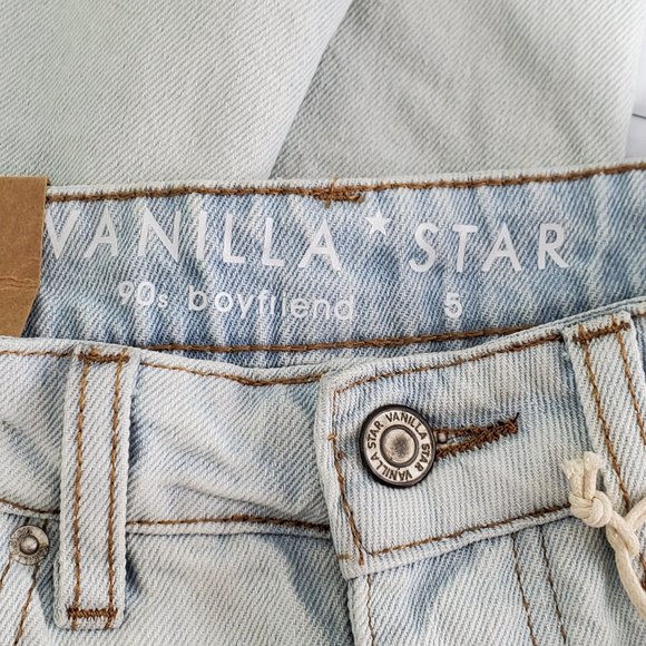 Vanilla Star Light Wash Boyfriend Super High Rise Distressed Jeans NWT W27/5 - Picture 3 of 13
